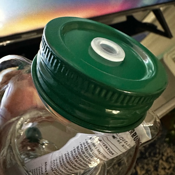 Limited Edition Starbucks “Bearista” cup - Picture 9 of 12